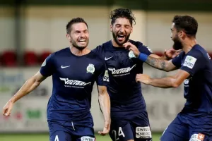 Ελεύθερος και... περιμένει