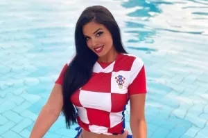 Η Ivana "απειλεί" τους Τσέχους! (βίντεο)