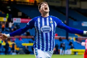 Αγωνία και τελικά μεταγραφή... Kyle Lafferty