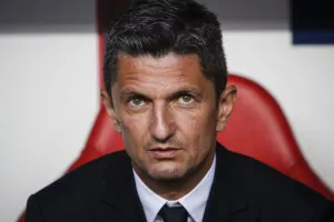 Ο Λουτσέσκου πάει Ρουμανία και περιμένει να κλείσουν οι ανοιχτές υποθέσεις στον ΠΑΟΚ