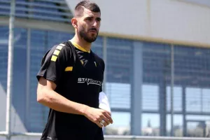 To δύσκολο (μεταγραφικό) καλοκαίρι του Νέλσον Ολιβέιρα