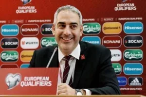 "Αλίμονο να θέλει μια ομάδα που σε λίγες ημέρες ξεκινάει τις υποχρεώσεις της στο Euro..."