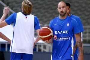 Στην προπόνηση της Εθνικής ο Σπανούλης, ευχαρίστησε τα υπόλοιπα μέλη