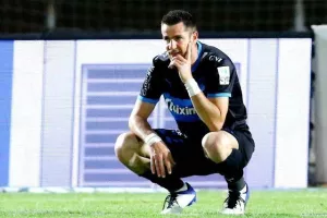 Δίπλα από τον Ρομπέρζ!