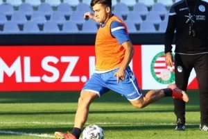 Ο Λοΐζος στο Szusza Ferenc