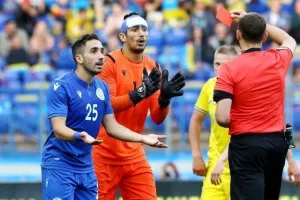 Υπέκυψε με δέκα στην ανωτερότητα των Ουκρανών (φώτος)