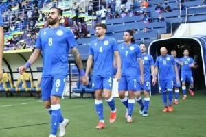 Υπέκυψε με δέκα στην ανωτερότητα των Ουκρανών (φώτος)