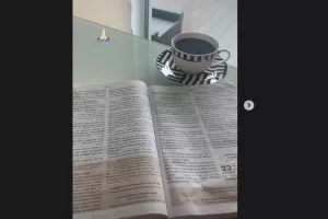 Διαβάζει ο Φαμπιάνο... 