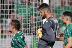 Μήνυμα στον Φαμπιάνο: "Δέος από τον τρόπο που φιλούσες το Τριφύλλι!"