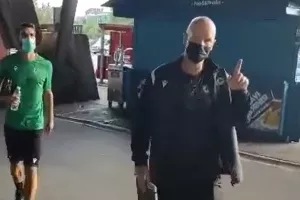 ΒΙΝΤΕΟ/ΦΩΤΟΣ / Η άφιξη και το... ένα του Μπεργκ!