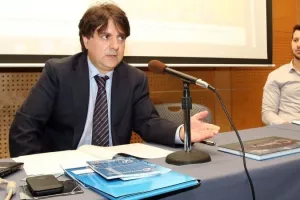 "ΚΑΘΑΡΙΖΕΙ" ο ΝΙΚ!