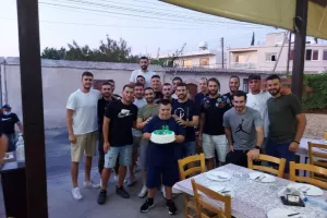 Στα γενέθλια του πιο πιστού οπαδού τους!