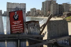 "Κλείστε τα αυτιά σας στις σειρήνες του «εφικτού»"