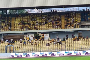 ΦΩΤΟΡΕΠΟΡΤΑΖ από τις κερκίδες του Τσιρείου