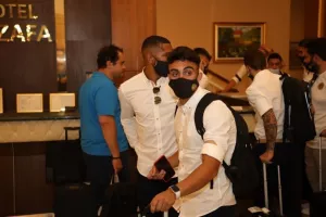 Καρέ-καρέ η άφιξη της ΑΕΛ στο "Rozafa" (φώτος-βίντεο kerkida.net)