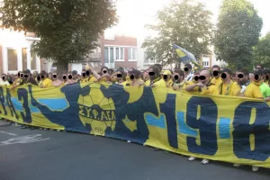 ΕΠΙΘΕΣΗ Θύρας 3: "Ο νόμος καταρρέει/Διακοσμητικός ο ρόλος της Επιτρόπου"