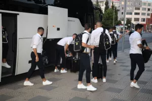 Καρέ-καρέ η άφιξη της ΑΕΛ στο "Rozafa" (φώτος-βίντεο kerkida.net)