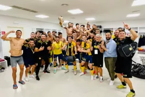 ΒΙΝΤΕΟ/Πάρτι ΑΕΛ στα αποδυτήρια!