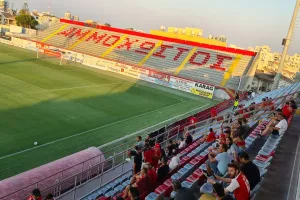 Εν μέσω αποθέωσης η ανοικτή προπόνηση της Νέας Σαλαμίνας (βίντεο/φώτος) 