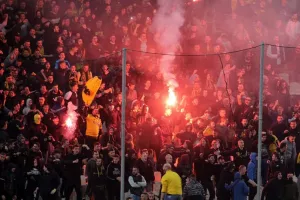 Original: «Δεν αγοράζουμε ή πουλάμε διαρκείας φέτος λόγω της απόφασης για εμβολιασμένους»