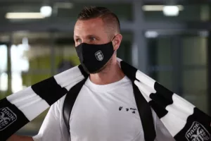 Στην Θεσσαλονίκη με κασκόλ και μάσκα ΠΑΟΚ!