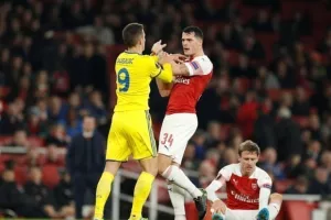Απ' το Emirates... στο Τάσος Μάρκου!