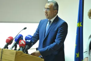 Ανέλαβε ο Χατζηπαντέλας, σε λίγο τα κίνητρα εμβολιασμού