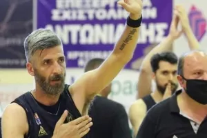 43χρονος!