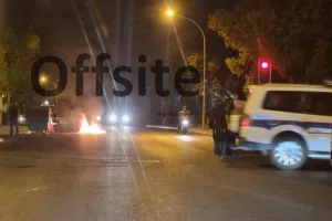 Νέα επεισόδια έξω από το Προεδρικό-Τραυματίστηκαν αστυνομικοί (ΒΙΝΤΕΟ)