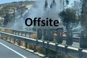 Στις φλόγες αυτοκίνητο (βίντεο)