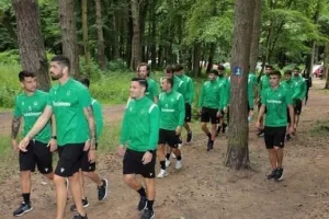 Oμόνοια: Τρέιλερ/Η βόλτα της ομάδας στο... πράσινο