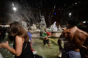 «Πάρτι» σε Μιλάνο και Ρώμη (φώτος/βίντεο)