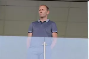 Πάει στην Αθήνα για Αραούχο