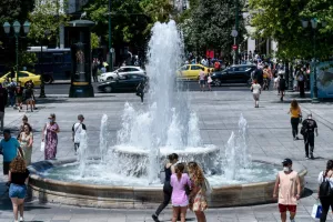 Κόκκινος συναγερμός σήμερα στην Ελλάδα/Κοντά στα 3.500 κρούσματα
