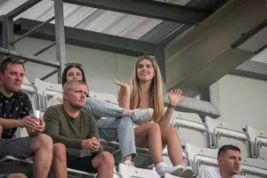 Μαζεύει κόσμο...