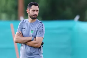 «Φωτιά» ο Πετράκης…