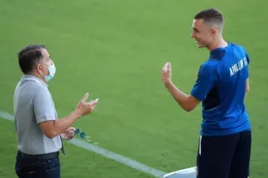 Χαμόγελα (Ντένιτς/Κίρζης)