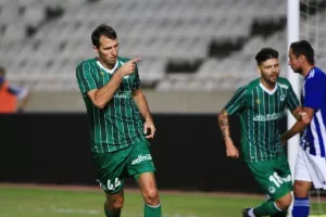 ΦΑΜΠΙΑΝΟ στα πέναλτι, το Σούπερ Καπ στην Ομόνοια! (φώτος)