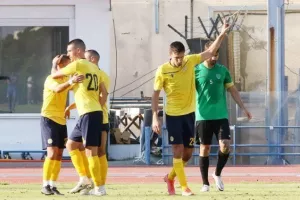 Φιλικός... συμβιβασμός (Φώτος)