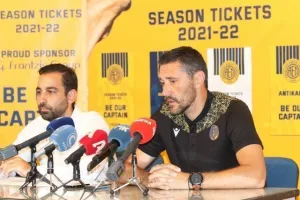 Κέρκεζ: "Όλοι θέλουν να βάζουμε πέντε από το πρώτο φιλικό, δεν είναι λογικό!"