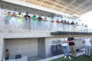 Πλούσιο φωτορεπορτάζ/Νέοι και παλιοί... φορτσάρουν!