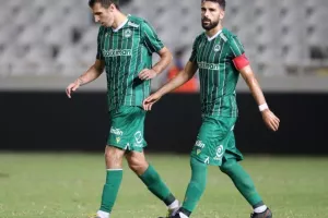 ΦΑΜΠΙΑΝΟ στα πέναλτι, το Σούπερ Καπ στην Ομόνοια! (φώτος)