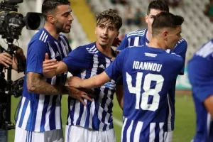 ΦΑΜΠΙΑΝΟ στα πέναλτι, το Σούπερ Καπ στην Ομόνοια! (φώτος)