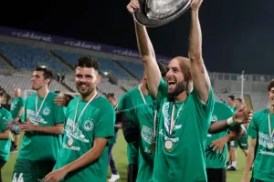 Ψηλά... η "πράσινη" Ασπίδα! (βίντεο/φώτος)