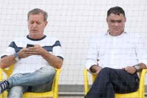 Στο κινητό ο Πρόδρομος