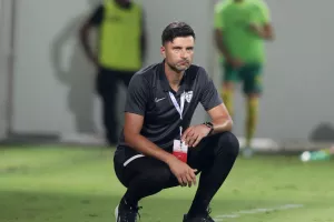 "Μπορούμε να βγάλουμε... Αγγλική βδομάδα" (Σχόλιο για Απολλωνίστες)