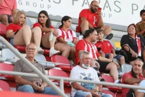 Εν μέσω αποθέωσης η ανοικτή προπόνηση της Νέας Σαλαμίνας (βίντεο/φώτος) 