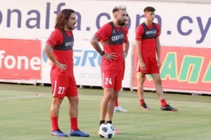 Εν μέσω αποθέωσης η ανοικτή προπόνηση της Νέας Σαλαμίνας (βίντεο/φώτος) 