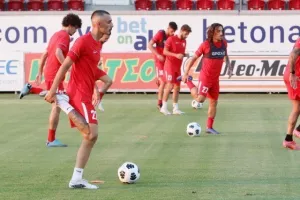 Εν μέσω αποθέωσης η ανοικτή προπόνηση της Νέας Σαλαμίνας (βίντεο/φώτος) 