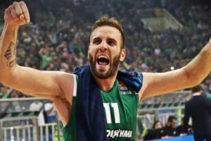 Επιστρέφει στο ΟΑΚΑ ο Παππάς για την ΑΕΚ